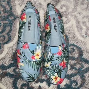 Olivia Miller Floral Slip Ons Size 8